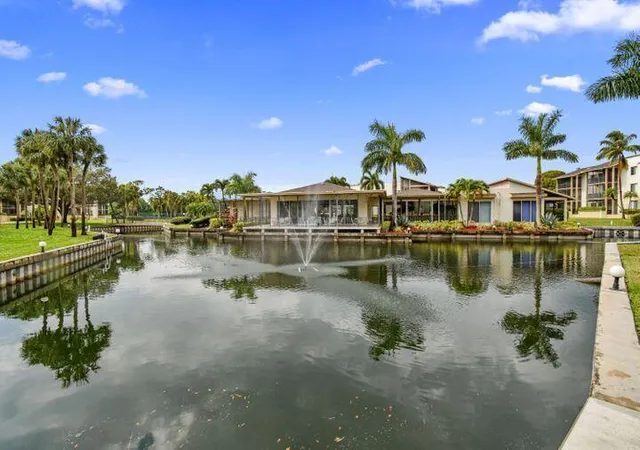 Homes for sale in Palm Beach Gardens, FL | 11811 Ave Of The Pga #2-1 C, Palm Beach Gardens, FL 33418 | MLS# R11154449