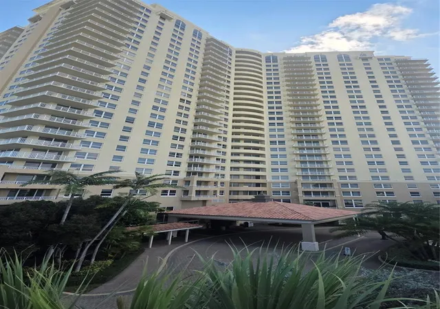 3rd image of 19501 W Country Club Dr #2306, Aventura, FL 33180 | MLS# F10544754