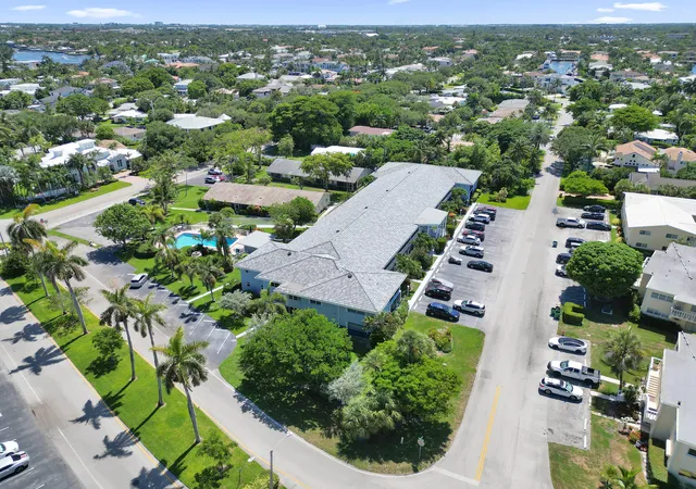 2nd image of 2734 Ne 27Th Ct, Lighthouse Point, FL 33064