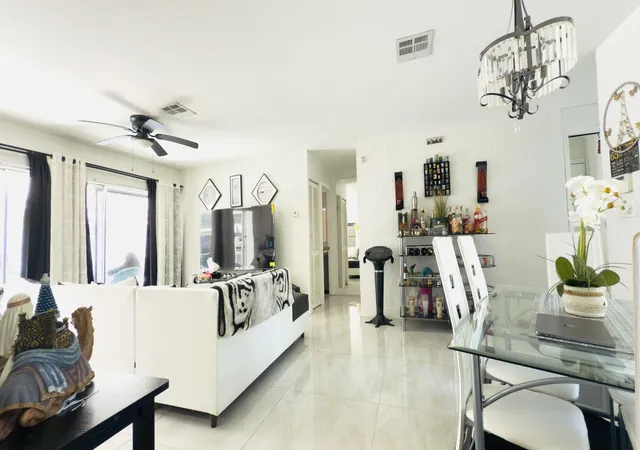 4th image of 230 Ne 25Th St, Pompano Beach, FL 33064 | MLS# R11154711