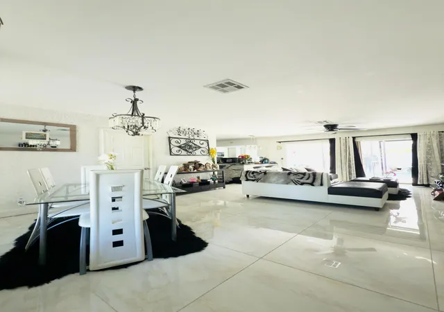 5th image of 230 Ne 25Th St, Pompano Beach, FL 33064 | MLS# R11154711