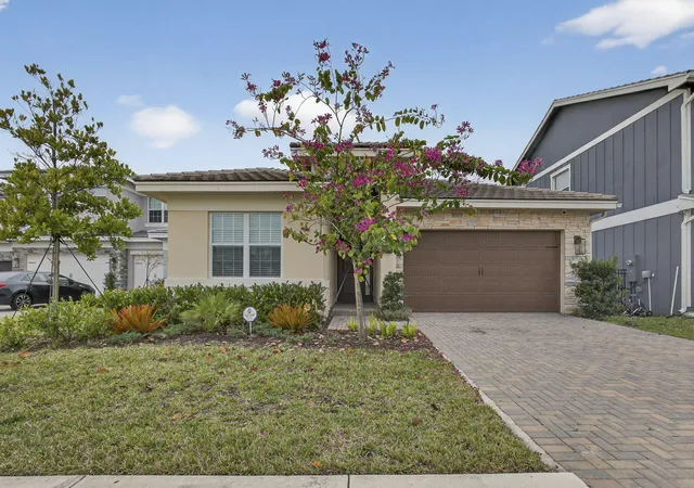 2nd image of 1411 Thistle Pl, Loxahatchee, FL 33470 | MLS# R11154724