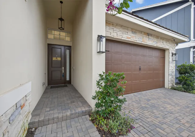 3rd image of 1411 Thistle Pl, Loxahatchee, FL 33470 | MLS# R11154724