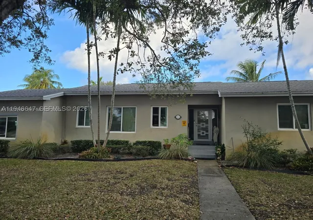 Single family home for sale at 2733 Washington St, Hollywood, FL 33020 | MLS# A11946647