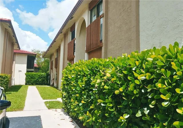 2nd image of 3026 Coral Ridge Dr, Coral Springs, FL 33065