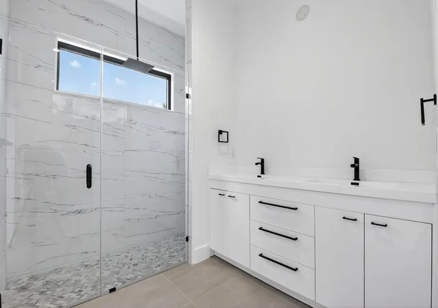 5th image of 3920 Espan Ct, Palm Springs, FL 33461 | MLS# R11154923