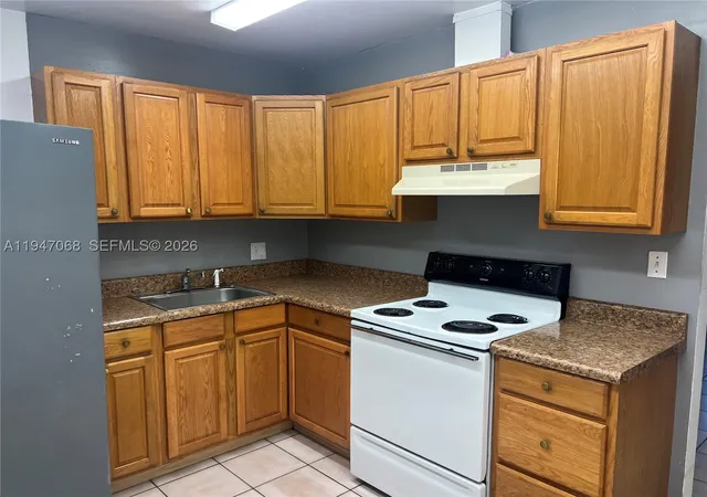 Listing Photo 2 - Condo for sale in building located at 9203 Nw 38Th Dr, Coral Springs, FL 33065 - Unit #12