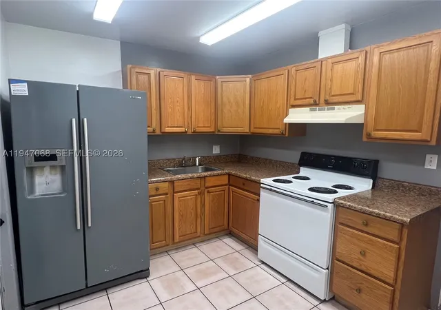 Listing Photo 4 - Condo for sale in building located at 9203 Nw 38Th Dr, Coral Springs, FL 33065 - Unit #12