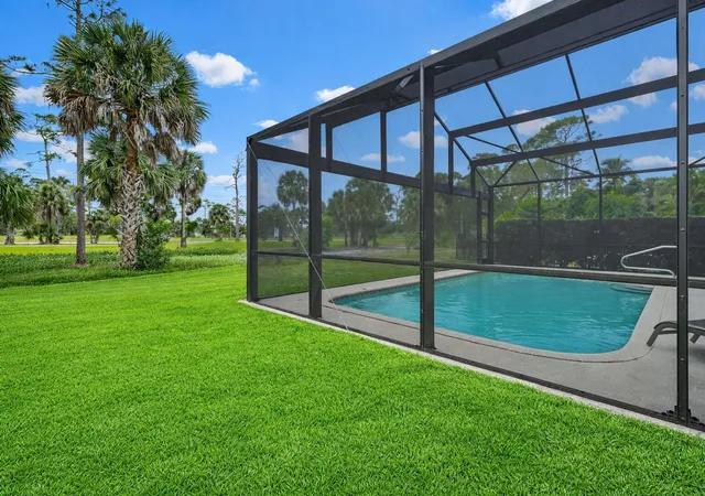 2nd image of 15182 Oak Chase Ct, Wellington, FL 33414 | MLS# R11155049
