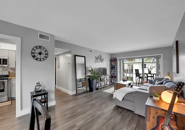 Homes for sale in Lighthouse Point, FL | 2161 Ne 42Nd Ct #215, Lighthouse Point, FL 33064 | MLS# F10545808
