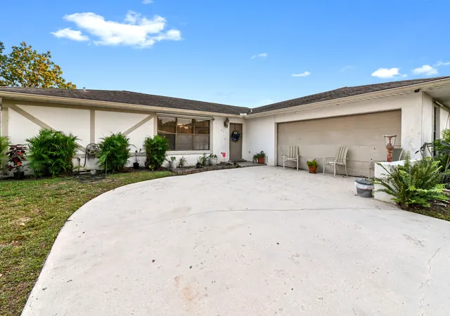 Homes for sale in Riviera Beach, FL | 2531 Doral Wy, Riviera Beach, FL 33407 | MLS# R11155156