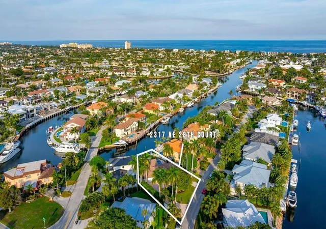 Homes for sale in Lighthouse Point, FL | 2317 Ne 28th Ct, Lighthouse Point, FL 33064 | MLS# F10545974