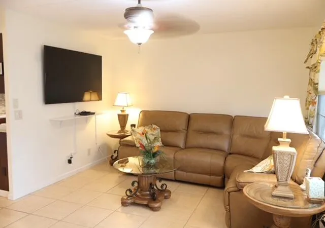 1st image of 1011 Cornwall A #1011, Boca Raton, FL 33434 | MLS# R11155163