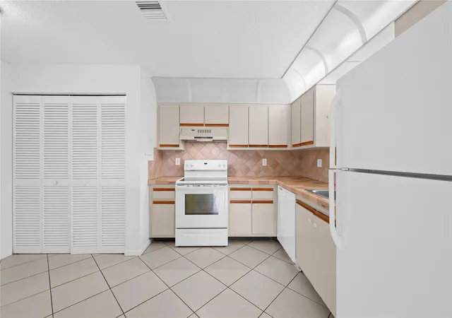 4th image of 3574 Nw 95Th Ter #8q, Sunrise, FL 33351 | MLS# F10546003