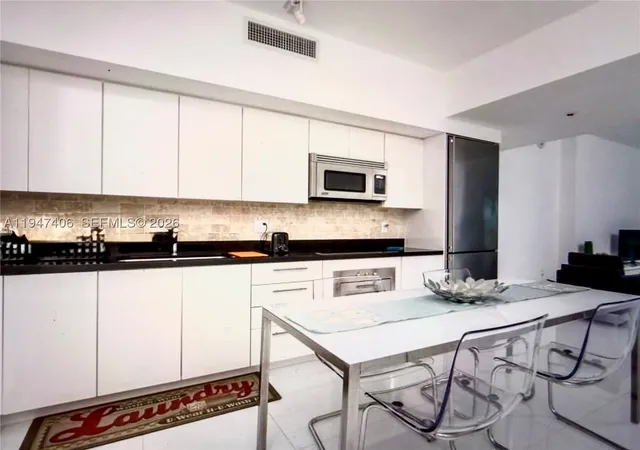 Photo 3 of Condo for sale at 92 Sw 3Rd St #4309, Miami, FL 33130 | MLS# A11947406 | Listing updated on 2026-08-10