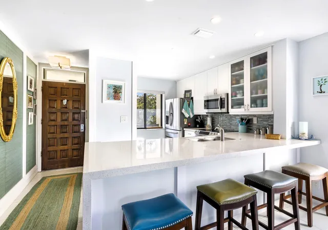 Homes for sale in West Palm Beach, FL | 2550 Presidential Wy #301, West Palm Beach, FL 33401 | MLS# R11155487