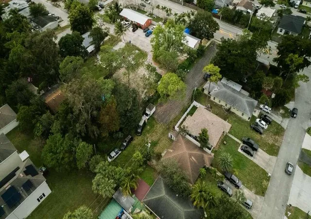 5th image of 3630 S Haverhill Rd, Lake Worth, FL 33463 | MLS# R11155669