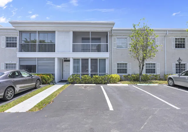 Homes for sale in Fort Lauderdale, FL | 6487 Bay Club Dr #4, Fort Lauderdale, FL 33308 | MLS# R11155704