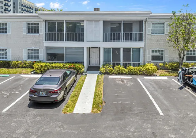 Homes for sale in Fort Lauderdale, FL | 6487 Bay Club Dr #4, Fort Lauderdale, FL 33308 | MLS# R11155704