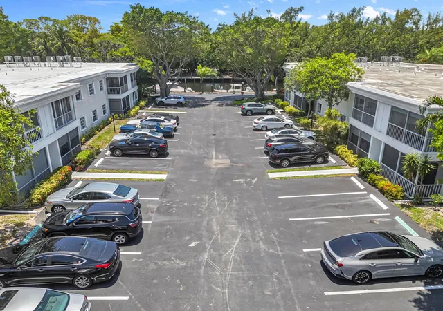 Homes for sale in Fort Lauderdale, FL | 6487 Bay Club Dr #4, Fort Lauderdale, FL 33308 | MLS# R11155704
