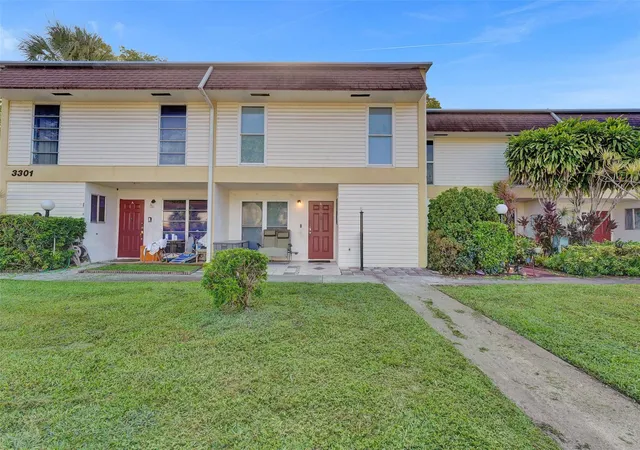 Homes for sale in Hollywood, FL | 3301 Raleigh St #4B, Hollywood, FL 33021 | MLS# F10544344