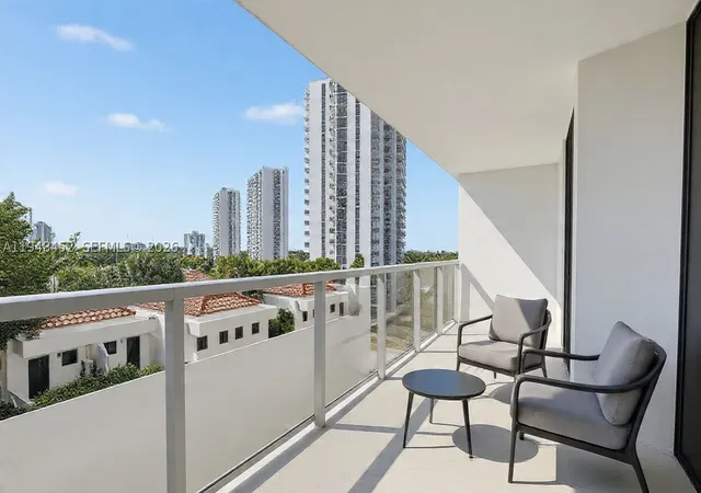 Photo 3 of Condo for sale at 20281 E Country Club Dr #405, Aventura, FL 33180 | MLS# A11948452 | Listing updated on 2026-10-08