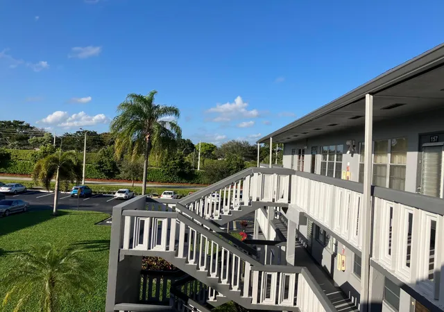 5th image of 156 Suffolk D, Boca Raton, FL 33434