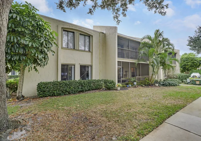 1st image of 150 Pineview Rd #C4, Jupiter, FL 33469 | MLS# R11155839