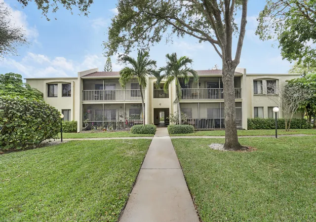 2nd image of 150 Pineview Rd #C4, Jupiter, FL 33469 | MLS# R11155839