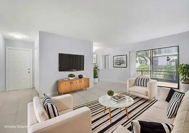 4th image of 150 Pineview Rd, Jupiter, FL 33469