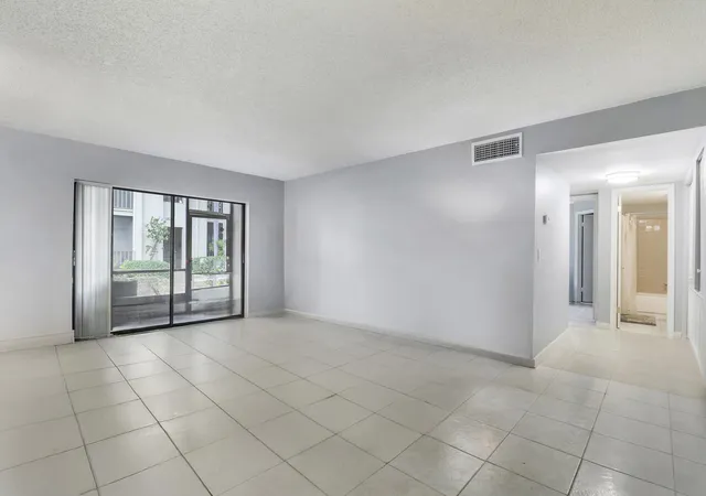 5th image of 150 Pineview Rd, Jupiter, FL 33469