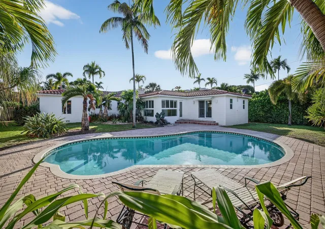 Homes for sale in Fort Lauderdale, FL | 2317 Ne 12Th St, Fort Lauderdale, FL 33304 | MLS# F10546231