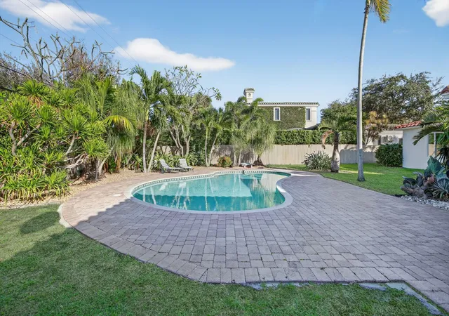 Homes for sale in Fort Lauderdale, FL | 2317 Ne 12Th St, Fort Lauderdale, FL 33304 | MLS# F10546231