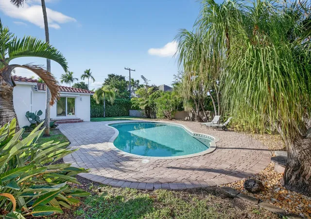 Homes for sale in Fort Lauderdale, FL | 2317 Ne 12Th St, Fort Lauderdale, FL 33304 | MLS# F10546231