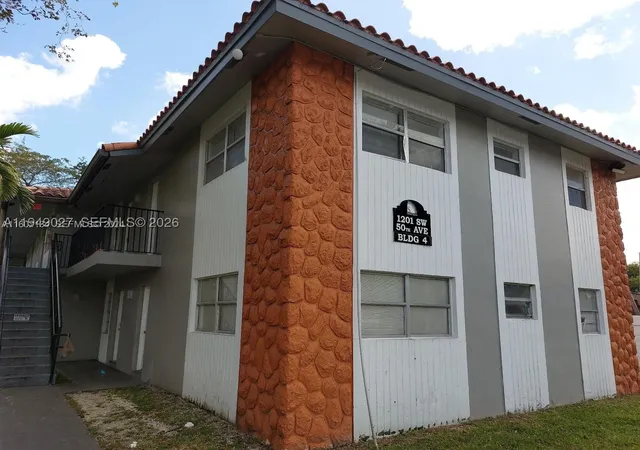 Homes for sale in North Lauderdale, FL | 1201 Sw 50th Ave #213-4, North Lauderdale, FL 33068 | MLS# A11949027