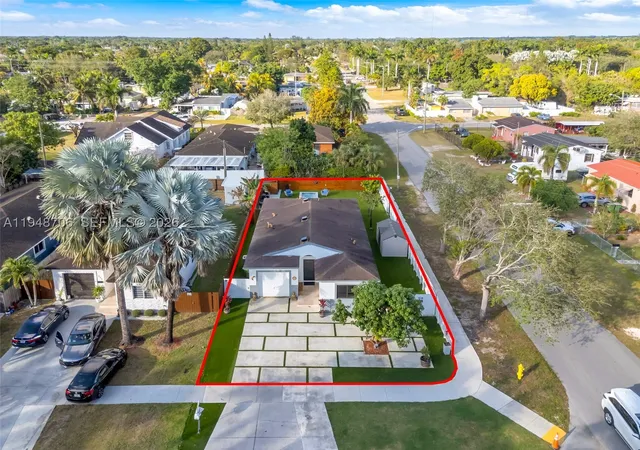 Homes for sale in Homestead, FL | 407 Nw 9th Ct, Homestead, FL 33030 | MLS# A11948706