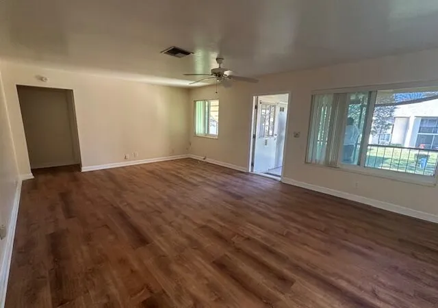 3rd image of 3625 La Aires Ct #B2, Lake Worth, FL 33463 | MLS# R11156042