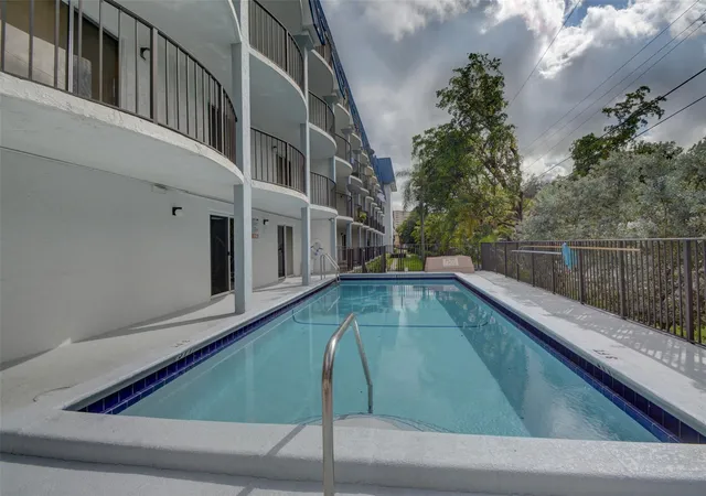 37th image of 3909 N Ocean Blvd #108, Fort Lauderdale, FL 33308 | MLS# F10546650