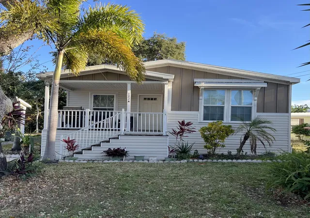 Homes for sale in Palm Beach Gardens, FL | 2555 Pga Blvd #122a, Palm Beach Gardens, FL 33410 | MLS# R11156328