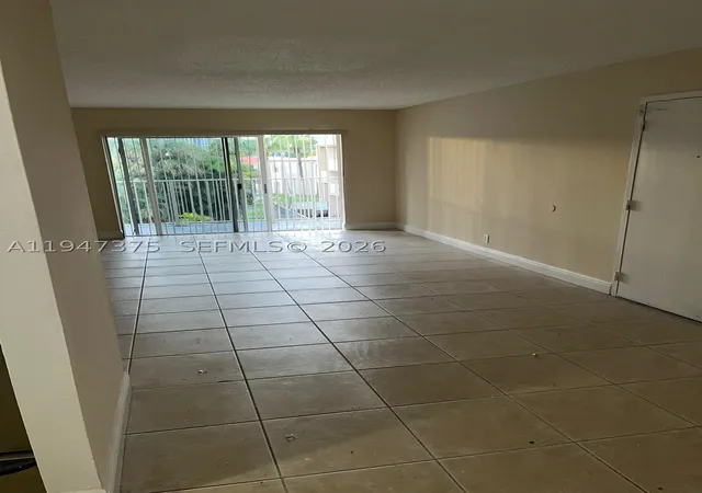 5th image of 5221 Geneva Way #302, Doral, FL 33166 | MLS# A11947375