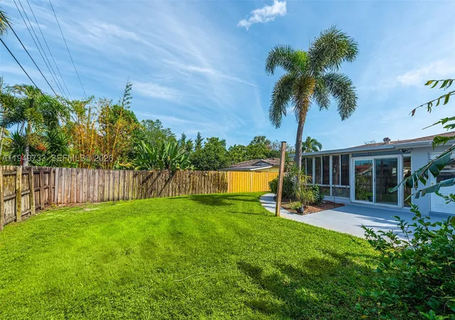Photo 4 of Single family home for sale at 81 Ne 47Th St, Oakland Park, FL 33334 | MLS# A11949733 | Listing updated on 2026-09-30