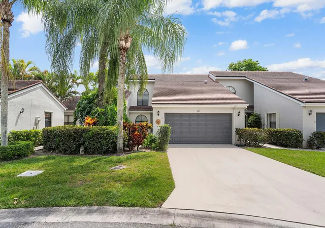 1st image of 61 Edinburgh Dr, Palm Beach Gardens, FL 33418 | MLS# R11156608
