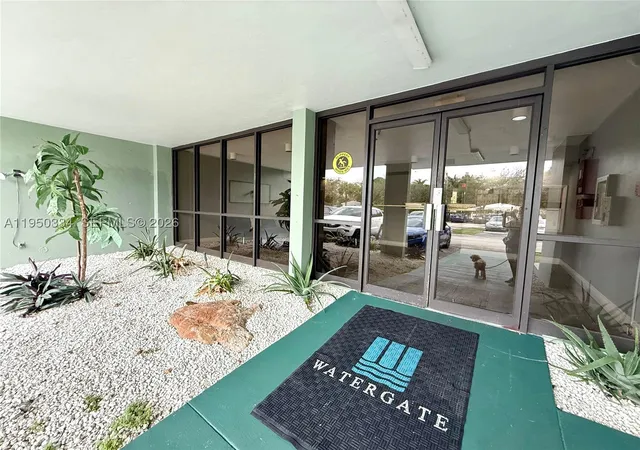 Photo 3 of Sale Pending at 2771 Taft St #411, Hollywood, FL 33020 | MLS# A11950334 | Listing updated on 2026-09-28