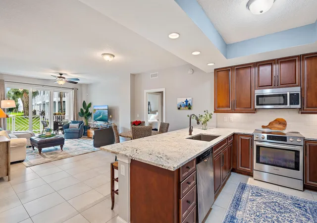 Homes for sale in Juno Beach, FL | 814 Bay Colony Dr S, Juno Beach, FL 33408 | MLS# R11156673