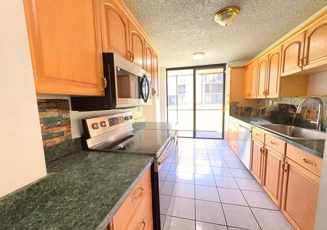 5th image of 3590 Blue Lake Dr #104, Pompano Beach, FL 33064 | MLS# F10546175