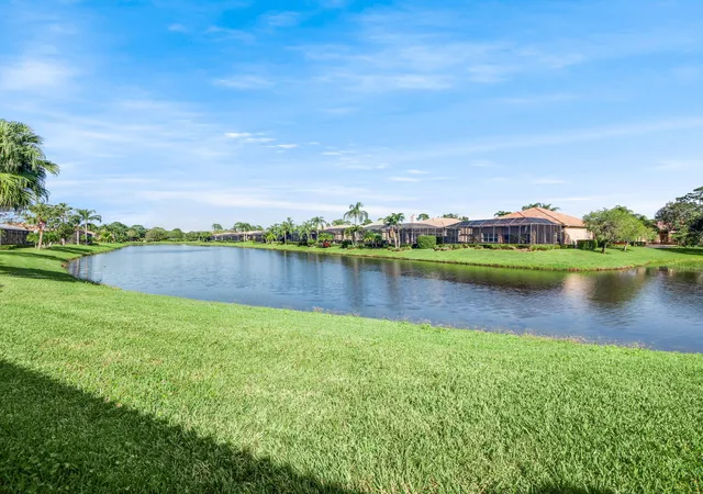 28th image of 8918 First Tee Rd, Port Saint Lucie, FL 34986 | MLS# R11156861