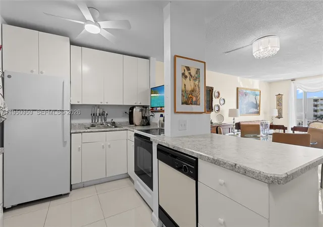 3rd image of 2930 Point East Dr #E-407, Aventura, FL 33160 | MLS# A11950959