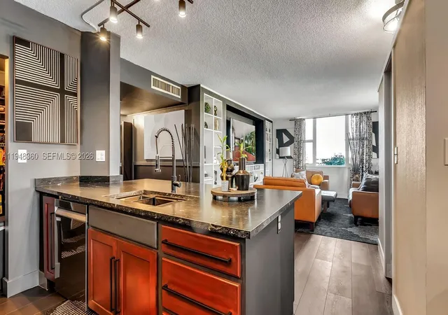 Homes for sale in Hollywood, FL | 3800 Hillcrest Dr #401, Hollywood, FL 33021 | MLS# A11948360