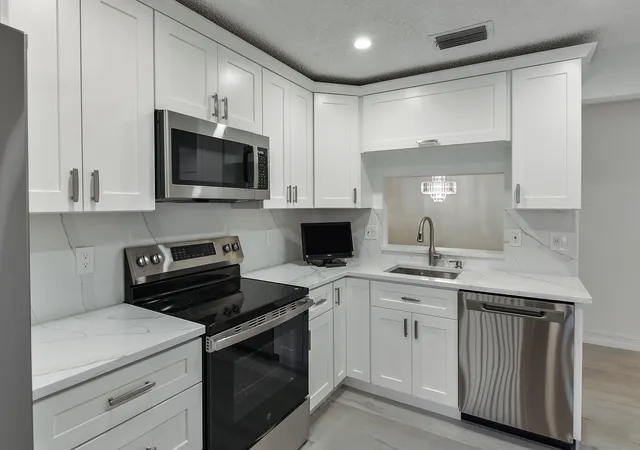 2nd image of 15342 Lakes Of Delray Blvd #98, Delray Beach, FL 33484 | MLS# R11156964