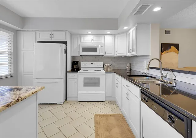 5th image of 3005 Portofino Iss #G4, Coconut Creek, FL 33066 | MLS# F10548113